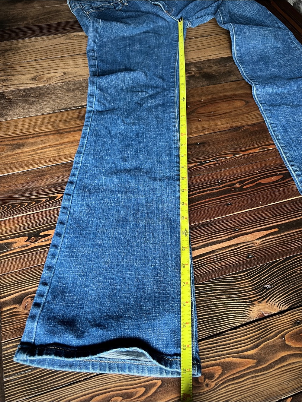 LEVI’s • 547 Platinum Flare Jeans 30” Waist Low Rise Y2K Medium Wash pocket flap - Picture 15 of 16